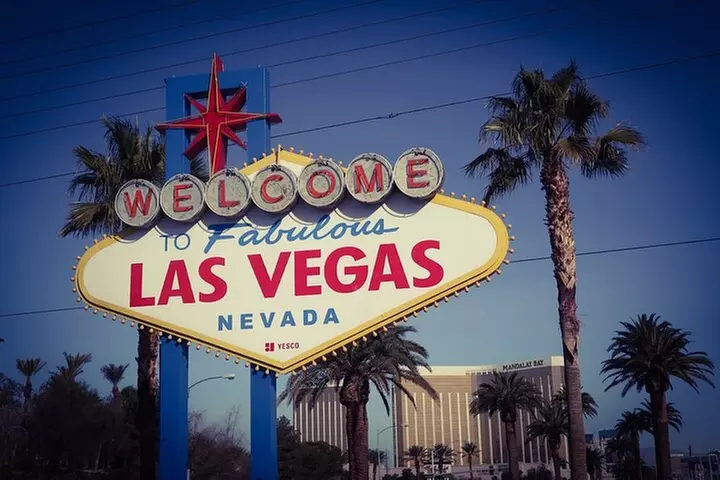 Las Vegas: The Strip's Celebrity Chefs Tour or Downtown Food Tour