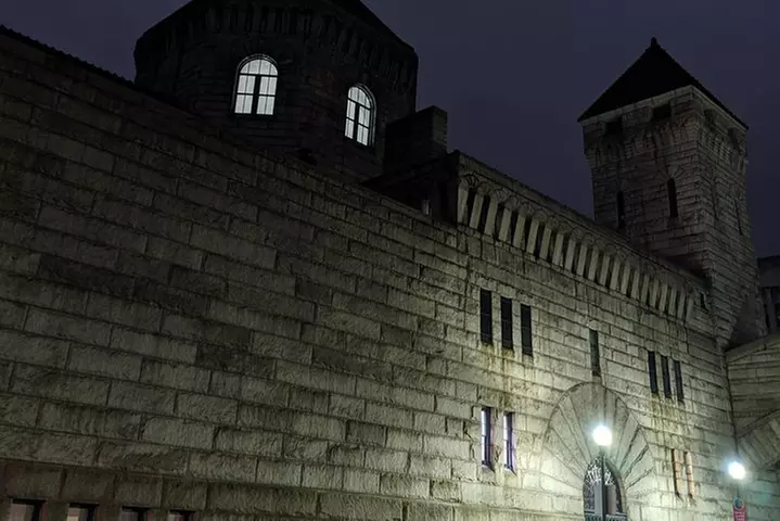 Black & Ghost Tour - Primary Image