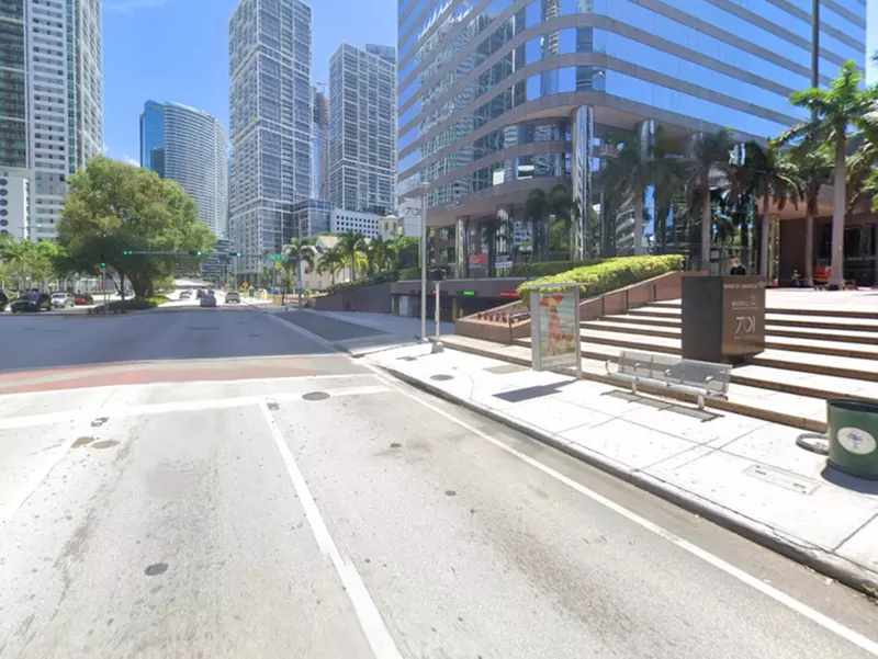 Parking at 777 Brickell Ave. Ground Garage - P2541