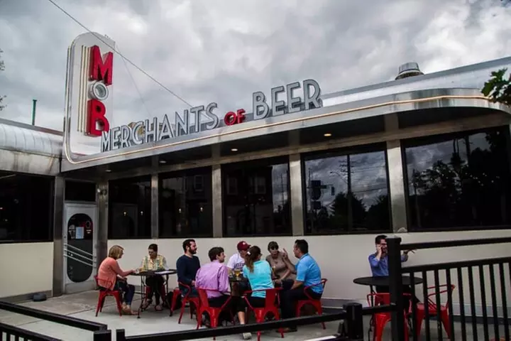 Self-Guided Bar Hunt: Swell Times in Scruffy City