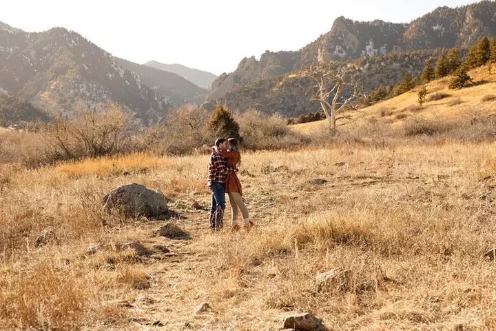 Scenic Mountain Photoshoot in Boulder, Colorado