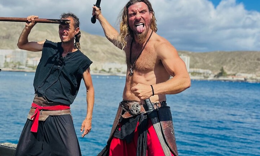 Image 8: Crucero con Bebidas, Avistamiento de Ballenas y Tiempo para Nadar