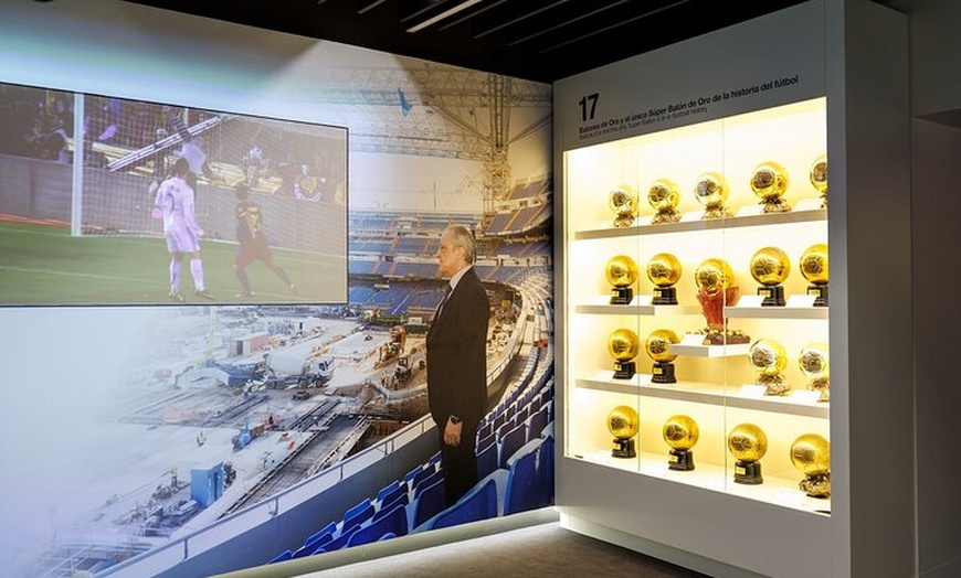 Image 7: Entrada al Estadio Bernabeu