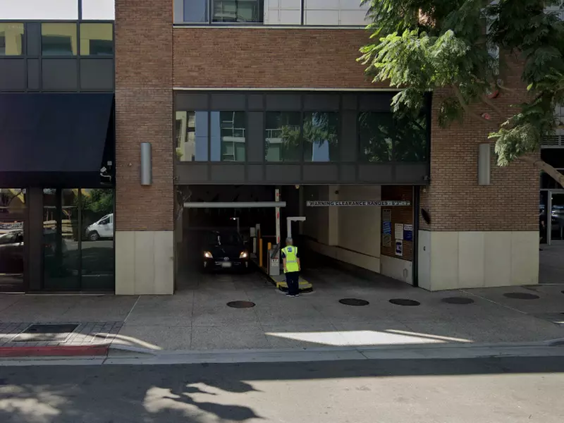 Parking at Diamond View Tower Garage