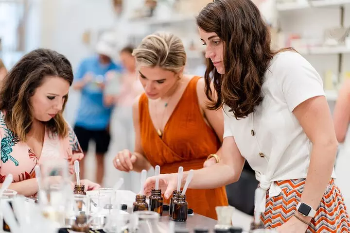 Create a Custom Perfume or Cologne in Charleston, SC: Mix & Match