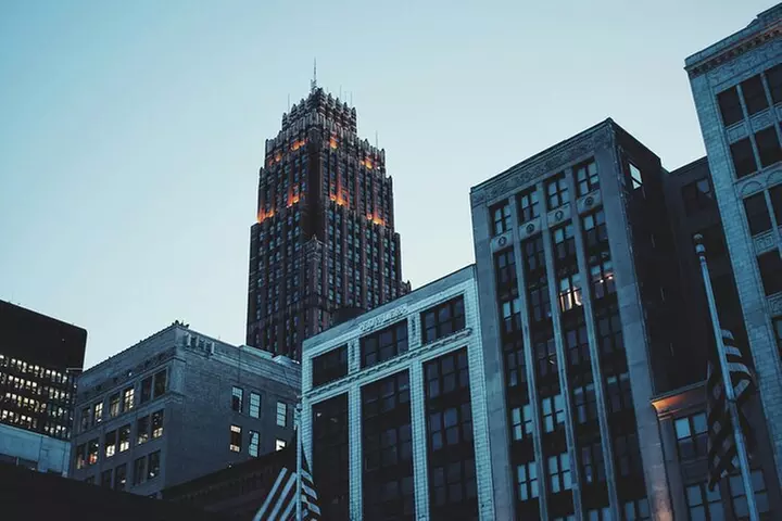 Self-Guided Scavenger Hunt: Detroit Roll Through Motor City