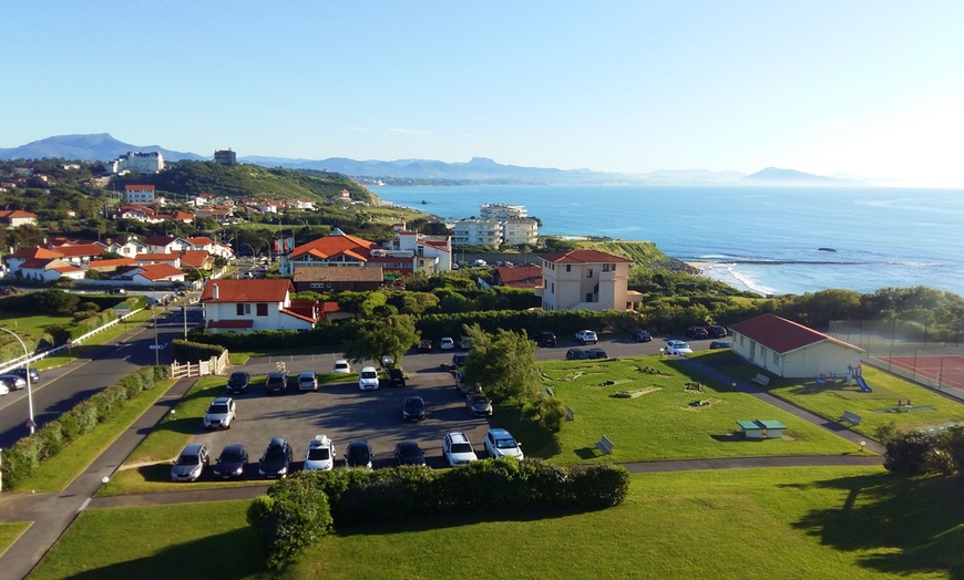 Image 17: ✈ FRANCE | Biarritz - Résidence Mer & Golf Eugénie - Piscine