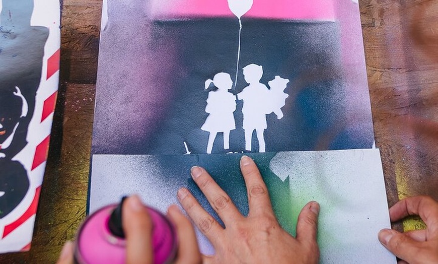 Image 4: Entrada al Museo con Taller de Arte de Stencil y Spray