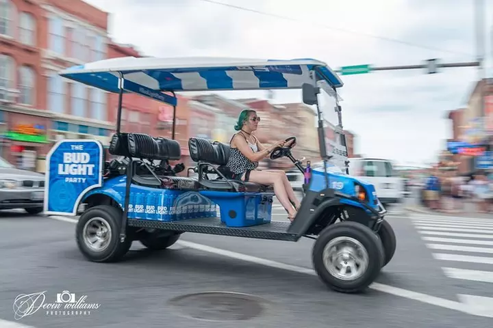 Explore the City of Nashville Sightseeing Tour by Golf Cart