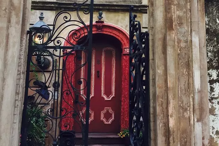 Undiscovered Charleston: Half Day Food, Wine & History Tour with Co...