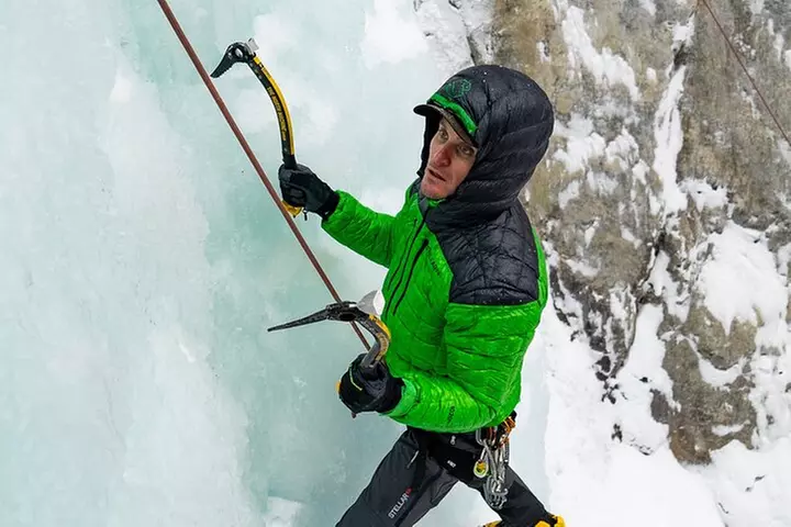 Ice Climbing Adventure in Banff: Beginner - Second Medium