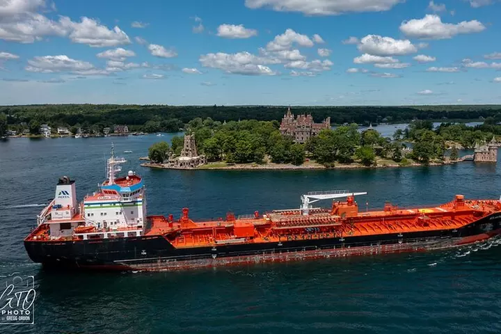 Boldt Castle and 2 Nation Tour