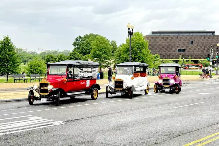 Washington DC Sightseeing Tour by Electric cart or Vintage Car