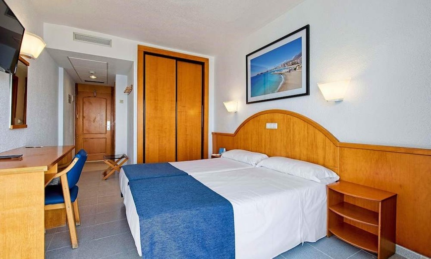 Image 4: ✈ COSTA BLANCA | Benidorm - Hotel Poseidon Playa 3*, 3 nachten - Bu...