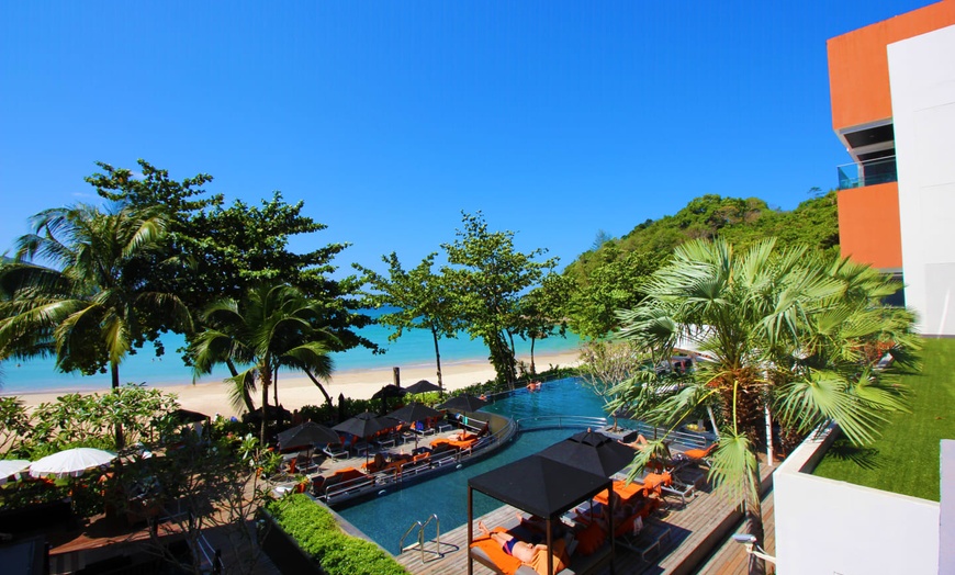 Image 3: ✈ SOUTHERN THAILAND | Phuket - Novotel Kamala Beach 4* - Outdoor sw...