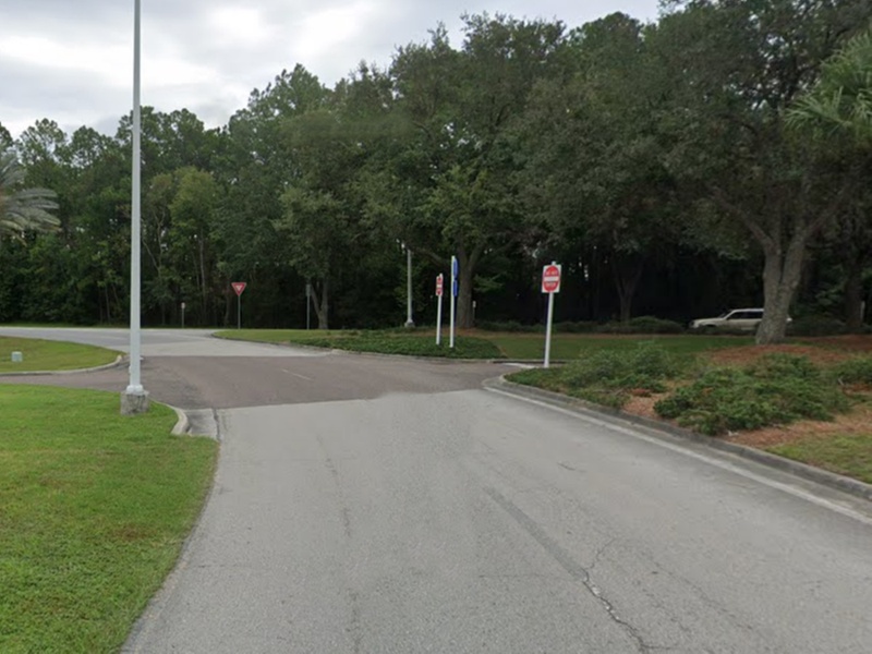 Parking at DoubleTree JAX Airport Lot