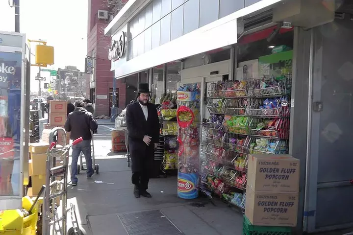 Brooklyn, Queens, and the Bronx Contrastes Tour in Spanish