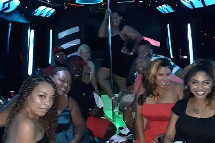 Las Vegas Bar Crawl by Party Bus with Free Drinks