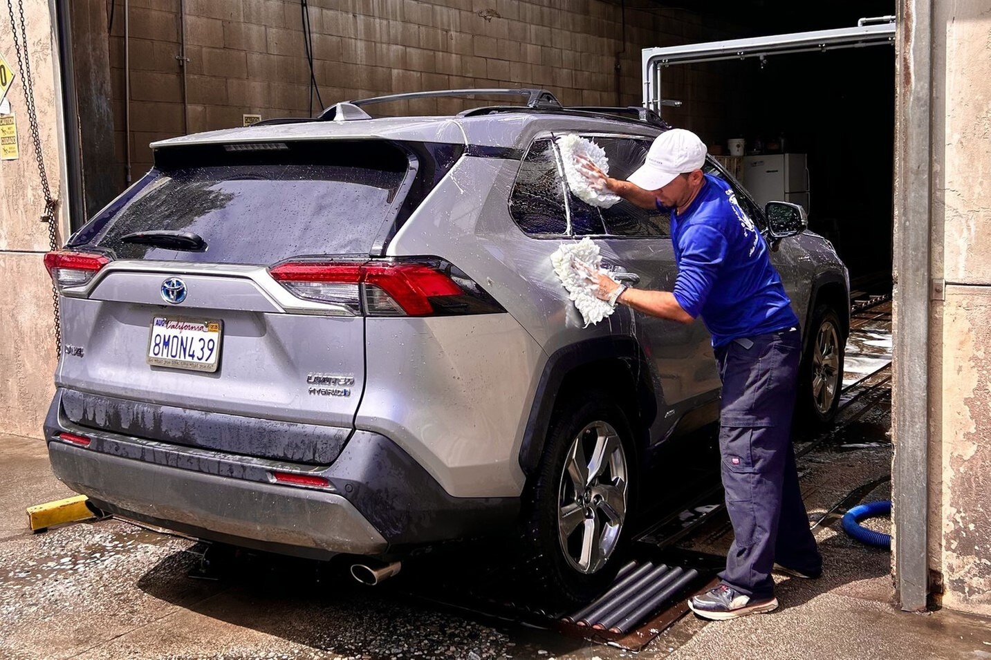 $17.50 For An Interior & Exterior Platinum Car Wash (Reg. $34.99)