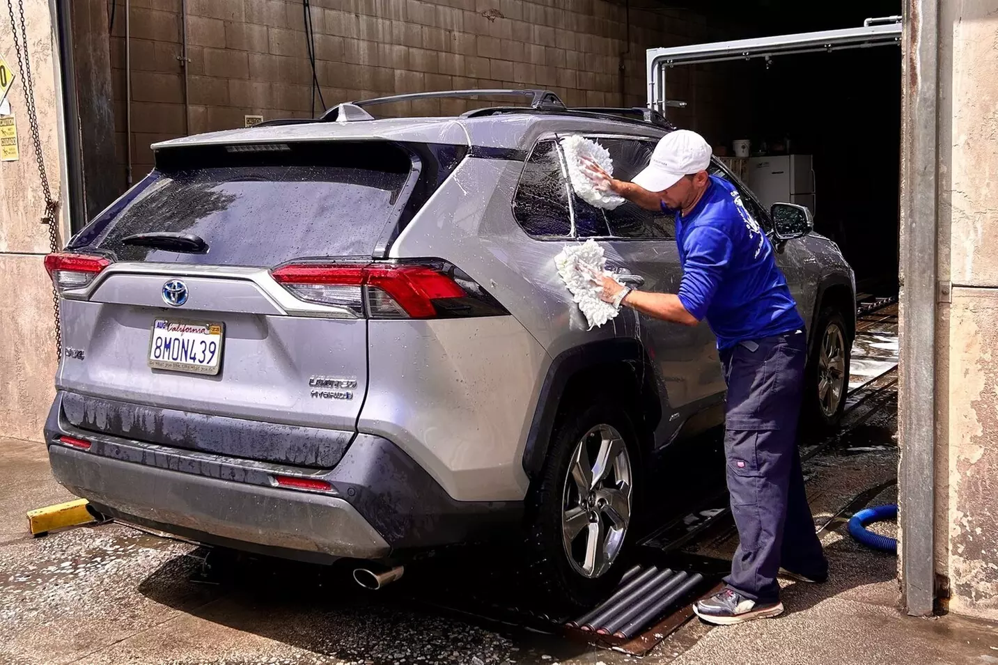 $17.50 For An Interior & Exterior Platinum Car Wash (Reg. $34.99)