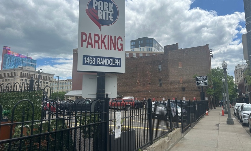 Image 3: Parking at 1468 Randolph st.