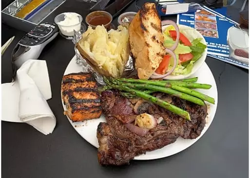 5% Cash Back at Deja Blue