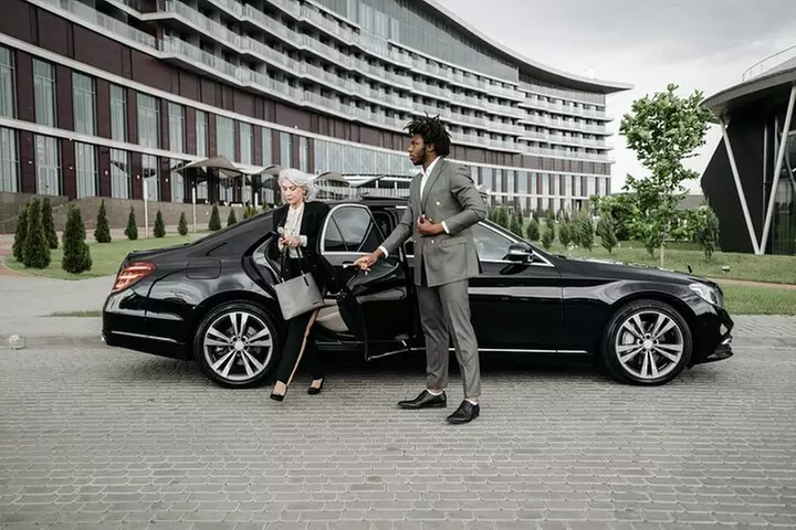 O'Hare Airport Transfer to Chicago, Sedan, Curbside - Top Rated
