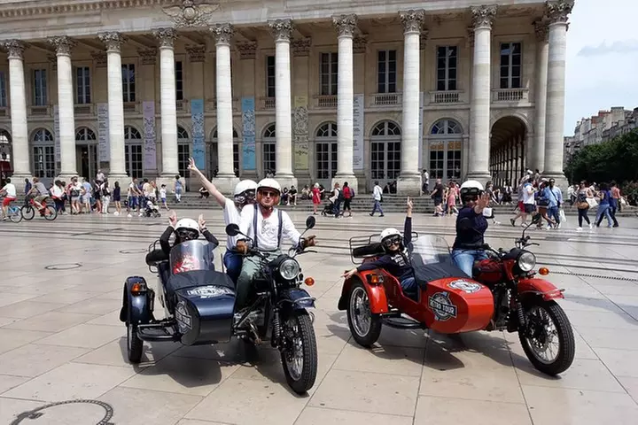 Visite privée de Bordeaux en side-car