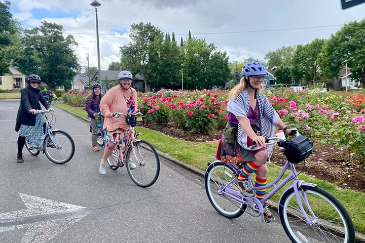 Bike Around Portland Oregon: Art, Culture, Bridges, Poetry