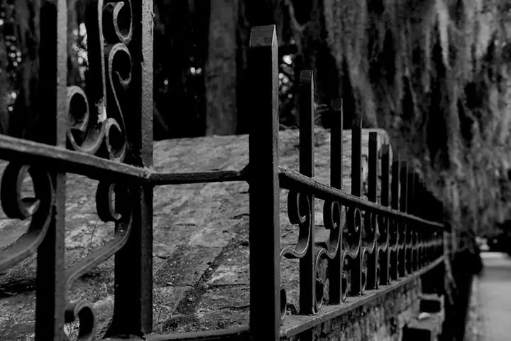 Genteel and Bard's Savannah Dark History and Ghost Encounter Walkin...