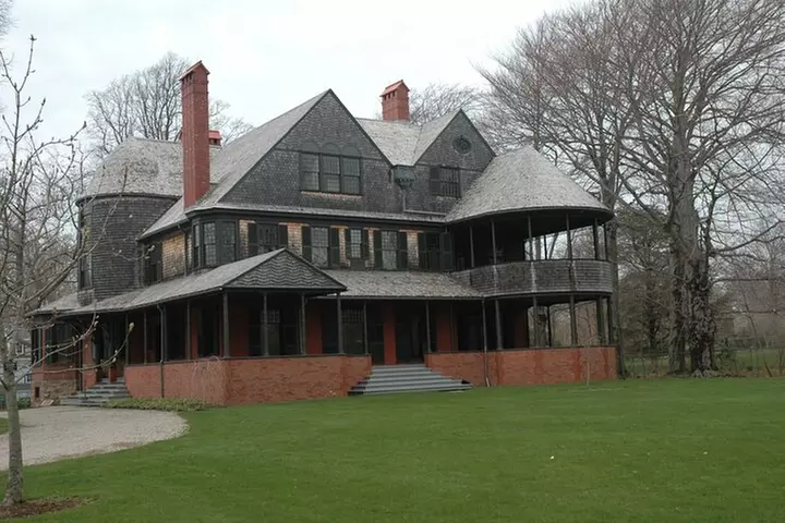Ultimate Newport Self-Guided Bundle Tour
