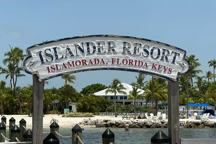 Islamorada: Sunset Cruise Bayside of island & Millionaire homes - Second Medium
