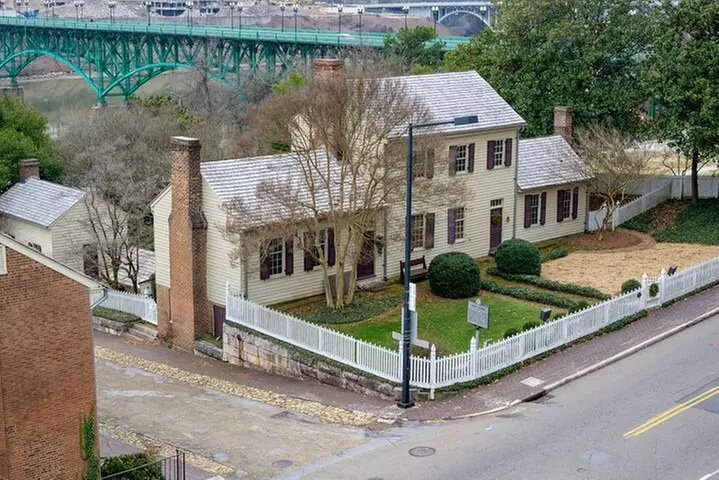 Self-Guided Scavenger Hunt: Knoxville's Perfect Blend