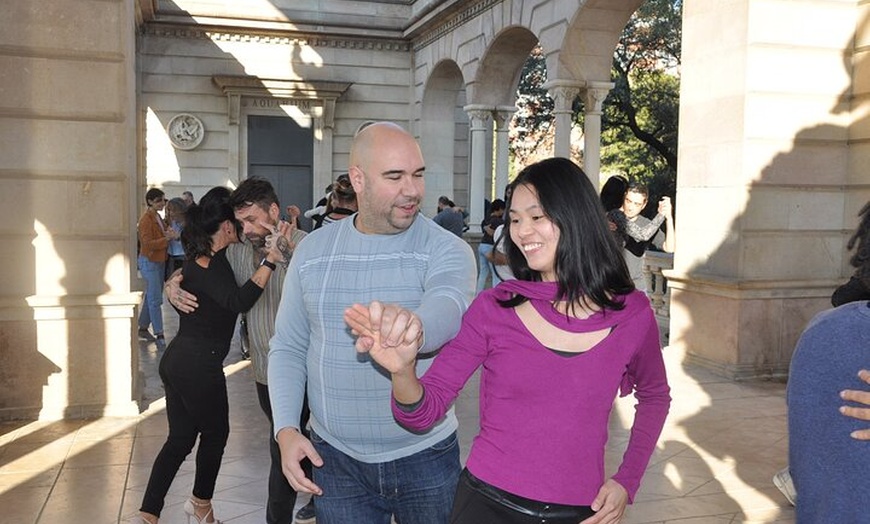 Image 5: Experiencia nocturna de salsa y bailes latinos