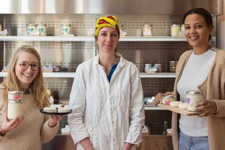 Atelier Fromage à Bordeaux : Fabrication de St Marcell'eaux - Primary Image