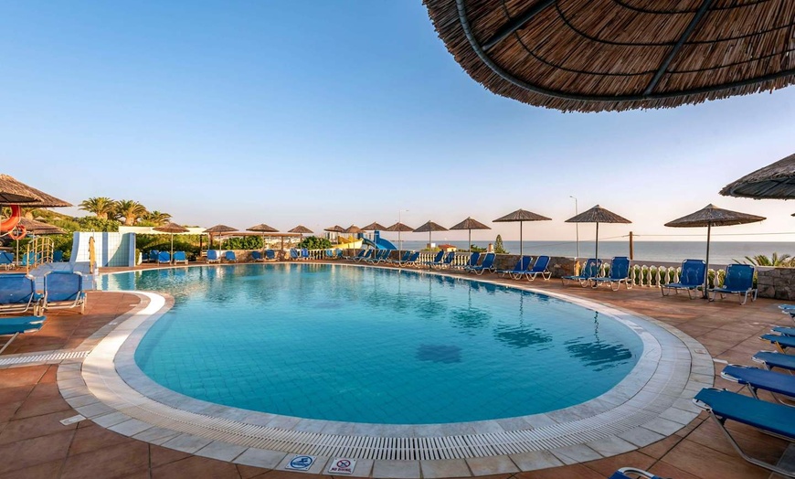 Image 48: ✈ CRETE | Hersonissos - Mediterraneo Hotel 4* - Outdoor swimming pool