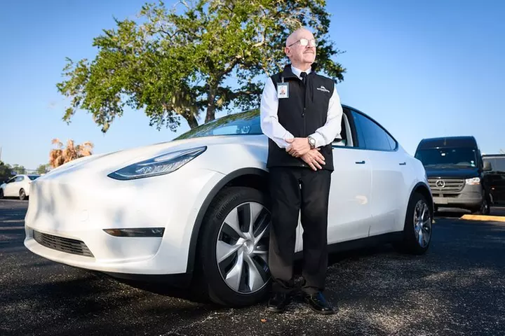 Orlando Airport MCO to Port Canaveral Luxury Sedan