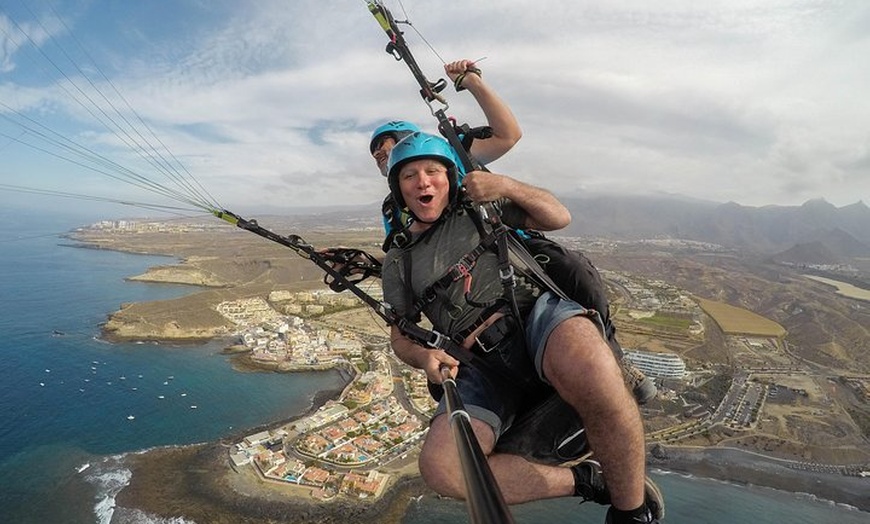 Image 15: Vuelo en tándem en parapente acrobático en la zona sur de Tenerife