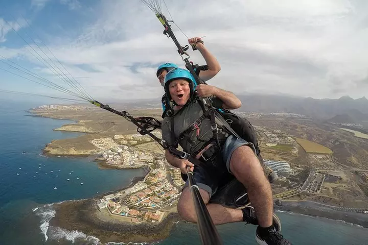 Acro Aventura de Parapente en Costa Adeje con Recogida GRATIS !!