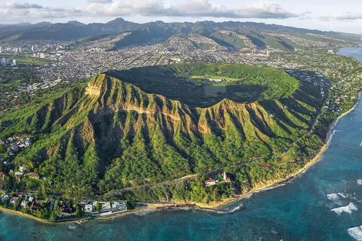 Diamond Head Hike Shuttle with Reservation Tickets Included - Primary Image