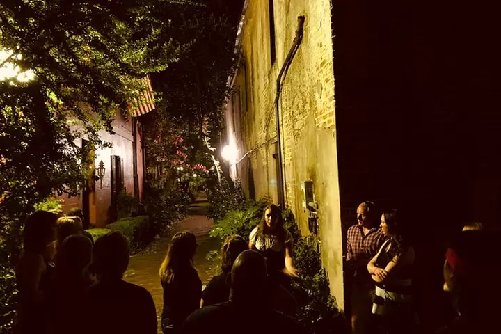 Charleston Haunted Booze and Boos Ghost Walking Tour
