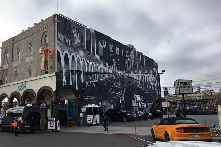 Best of LA, Hollywood, Griffith Park, Santa Monica & Venice Tour fr...