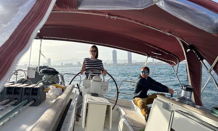 Image 4: Dia Completo en Velero Privado en Barcelona - 6 Horas