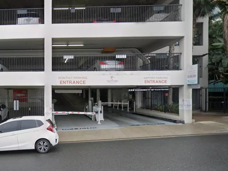Parking at 105 Airport Parking