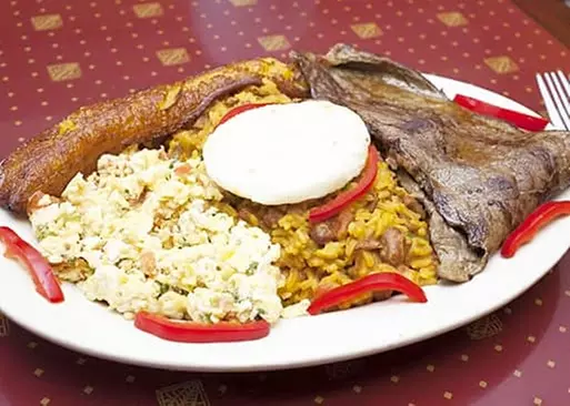 5% Cash Back at Sabor Restaurant & Bakery