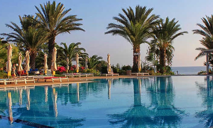 Image 1: ✈ ZYPERN | Protaras - Crystal Springs Beach Hotel 4*, 4 Nächte - Di...