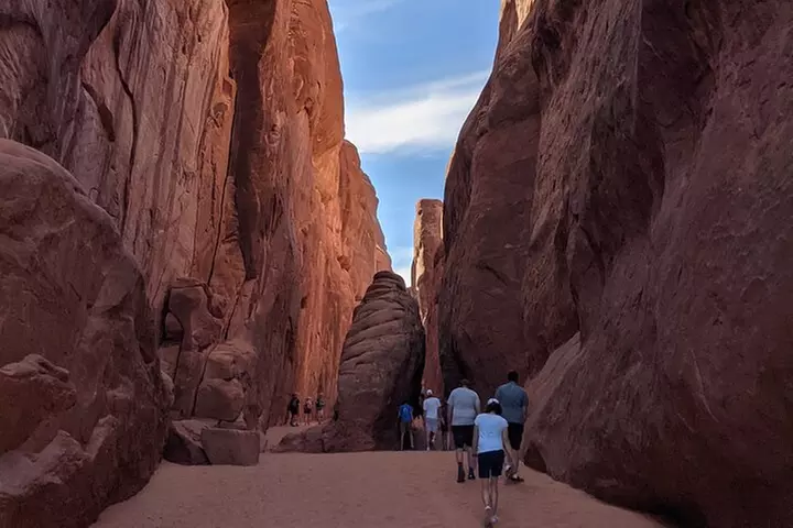 Best Scenic Arches Tours w/ Walks: Pick 3hr, 4hr, 5hr, or 7hr