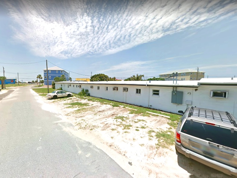 Parking at 618 Evergreen St. Lot
