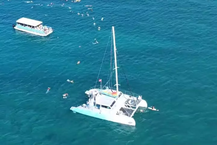 Waikiki Turtle Snorkel and Sail on Hawea Catamaran