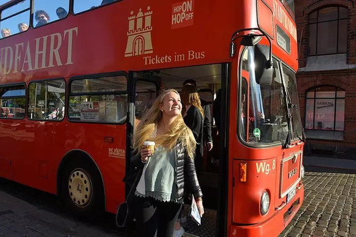 Hamburg Hop-on Hop-off Sightseeing Tour im roten Doppeldecker Bus - Primary Image